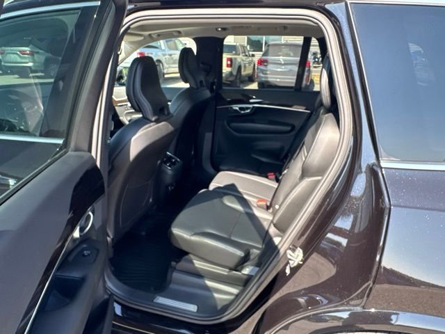Used 2019 Black Volvo T5 Momentum image 18