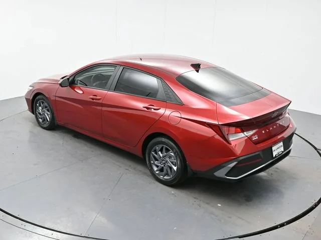 Used 2024 Ultimate Red Hyundai SEL image 32