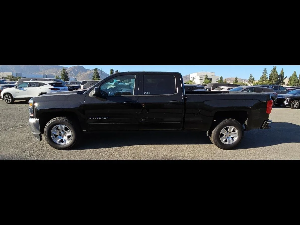 Used 2018 BLACK Chevrolet LT image 7
