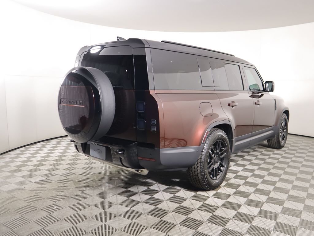 New 2026 Sedona Red Land Rover S image 5