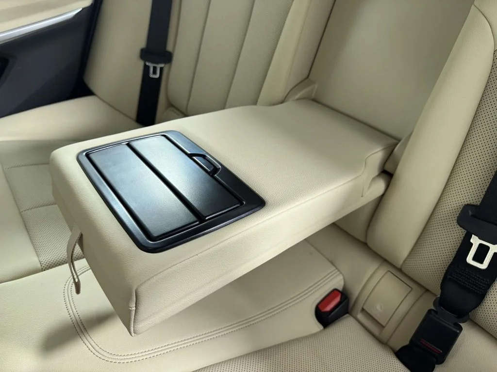 Used 2024 White BMW 330i xDrive image 31