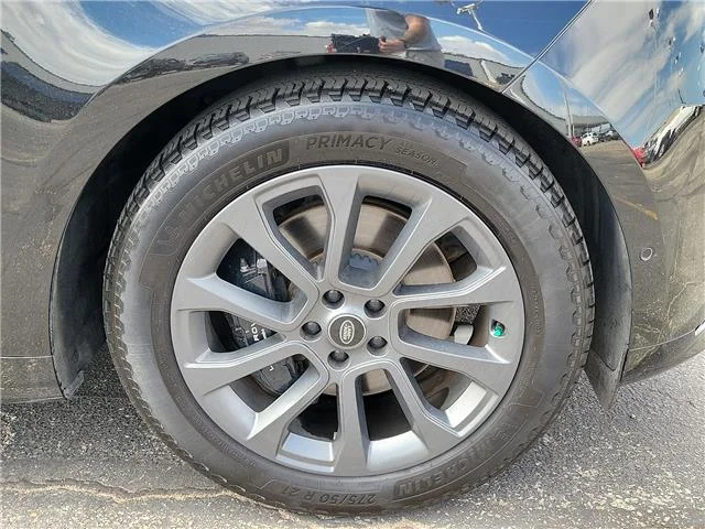 Used 2024 Santorini Black Metallic Land Rover Dynamic SE All-Wheel Drive image 7
