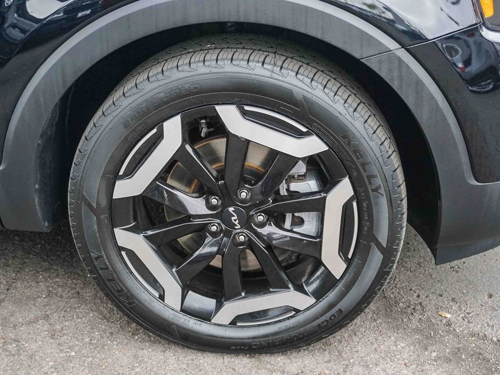 Used 2024 Ebony Black Kia EX image 10