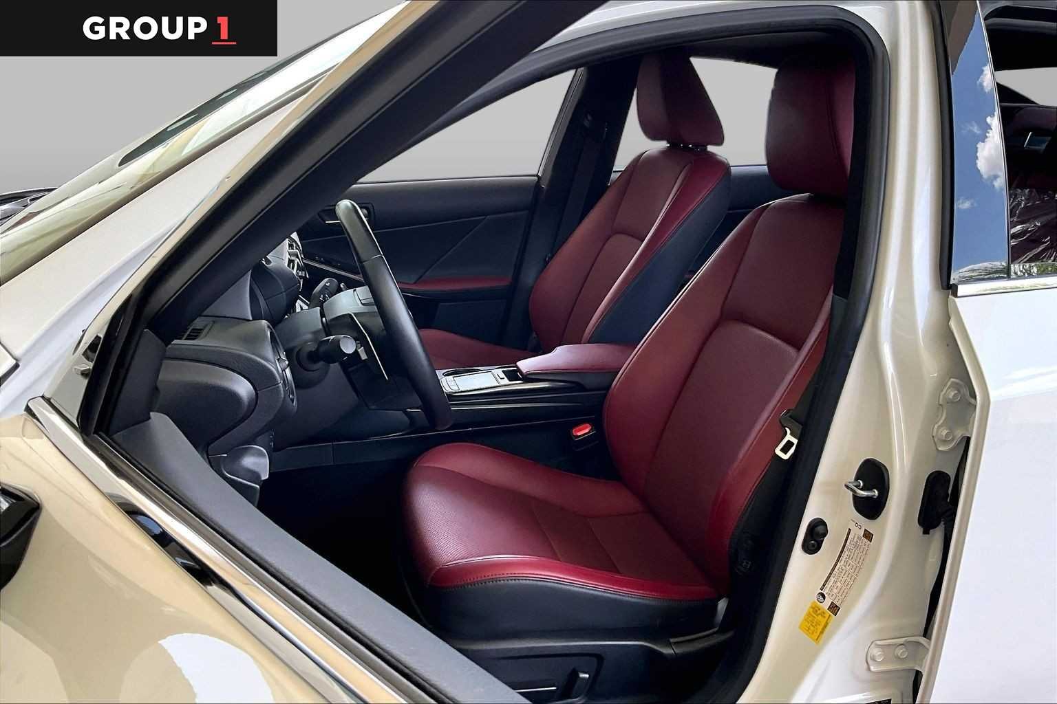 Certified Used 2025 ULTRA WHITE Lexus F SPORT Design image 7