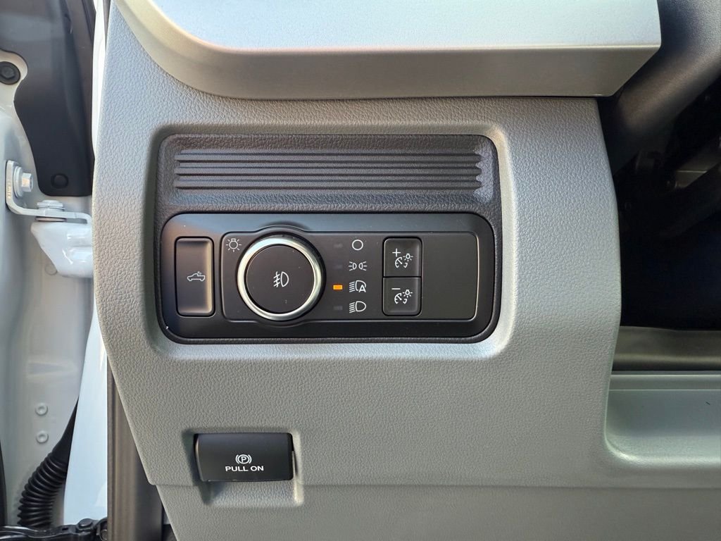 2026 Ford F-350 Super Duty XL - Photo 8