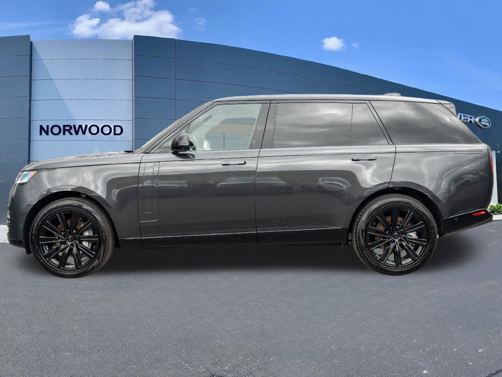New 2026 Carpathian Grey Land Rover SE image 7