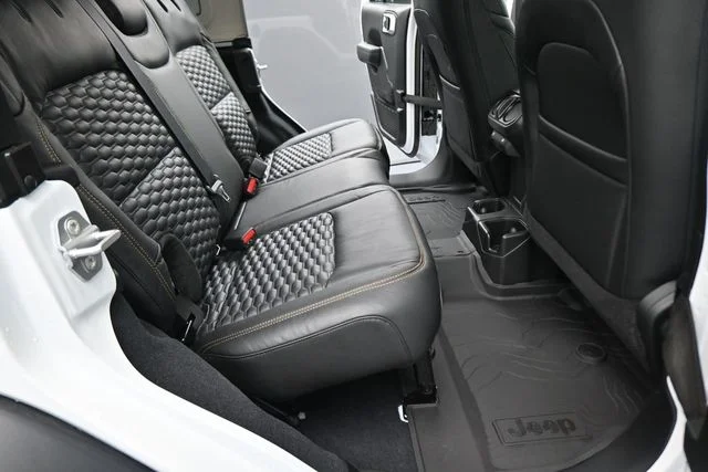 New 2026 Bright White Clearcoat Jeep Sport S image 25