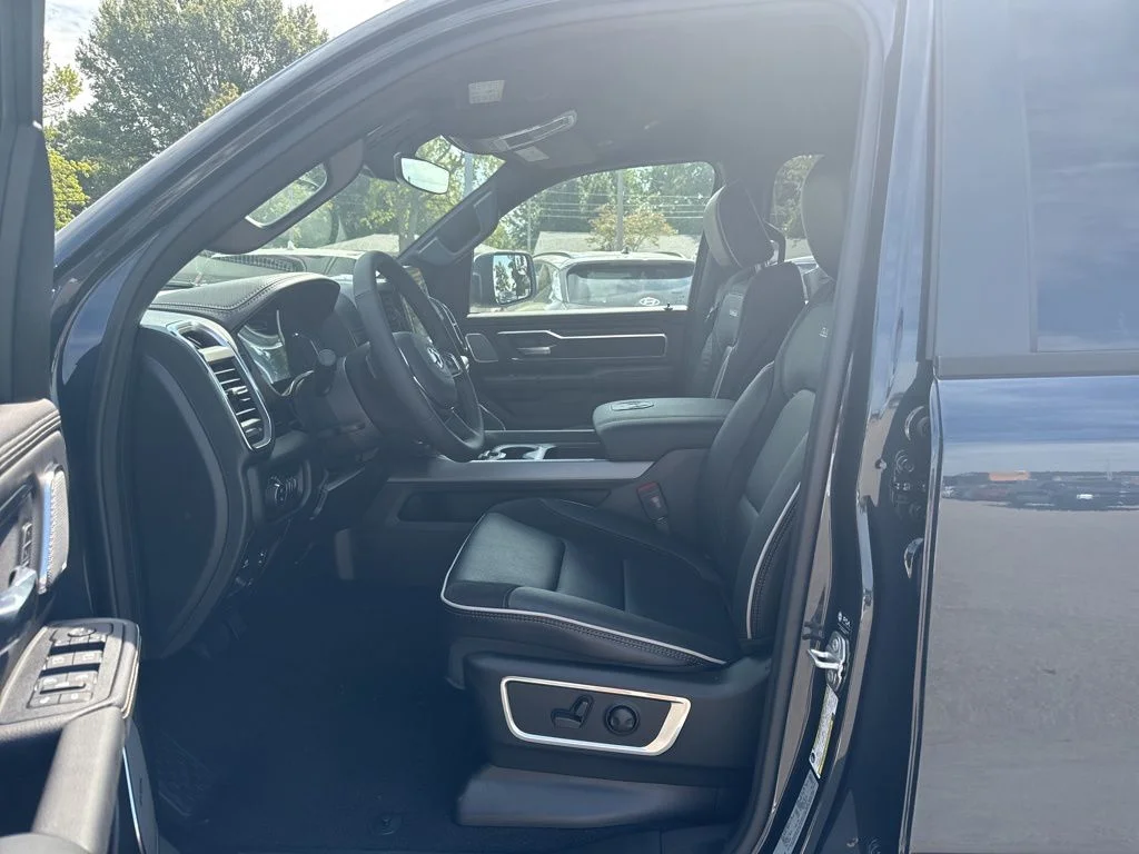 2026 RAM 1500 Laramie - Photo 18