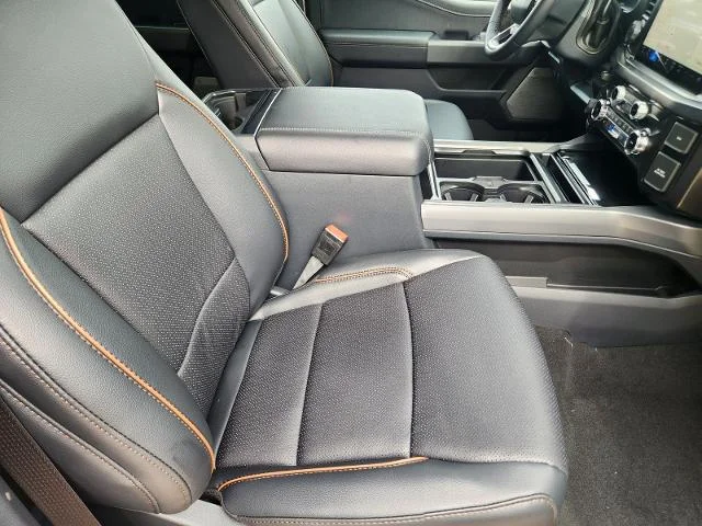New 2026 Star White Metallic Tri-Coat Ford F-250® Lariat® image 33
