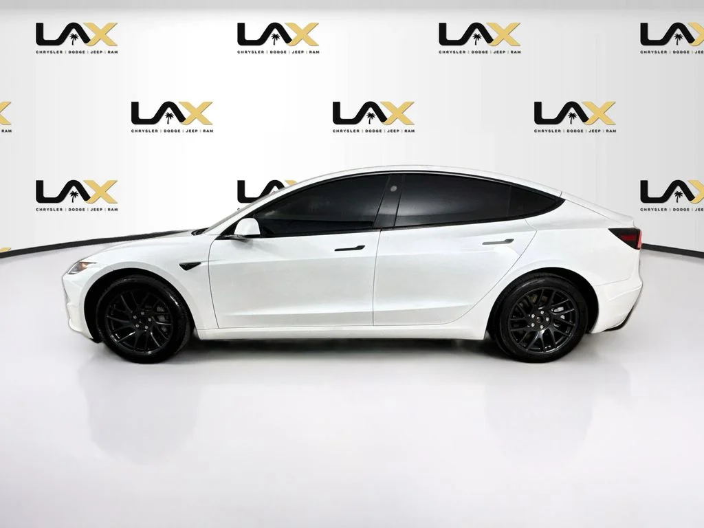 Used 2025 White Tesla Long Range image 4