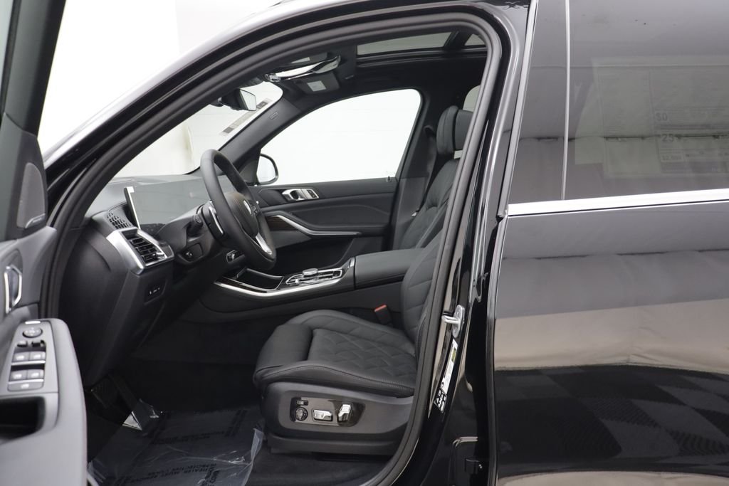New 2026 Black Sapphire Metallic BMW xDrive40i image 6