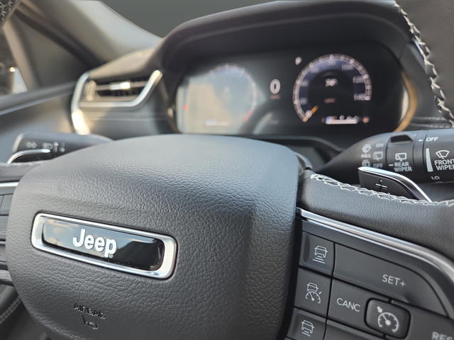 New 2025 Baltic Gray Metallic Clearcoat Jeep Altitude X image 22