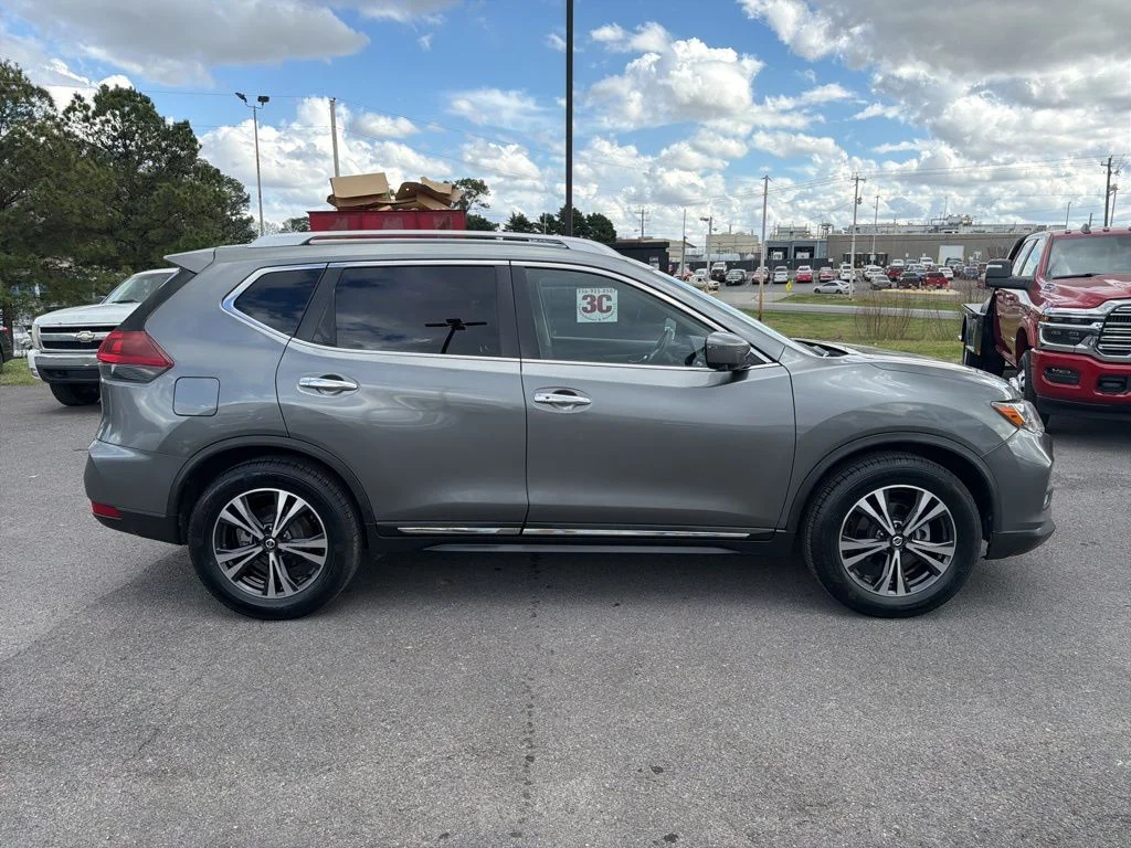 Used 2018 Gray Nissan SL image 6