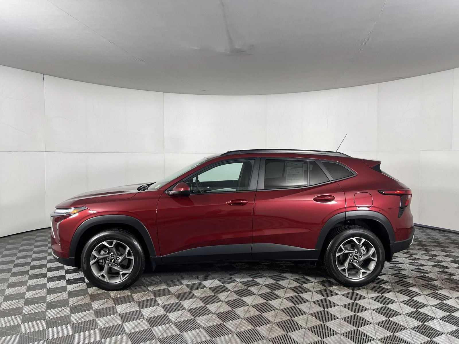 Used 2024 Crimson Metallic Chevrolet LT image 8