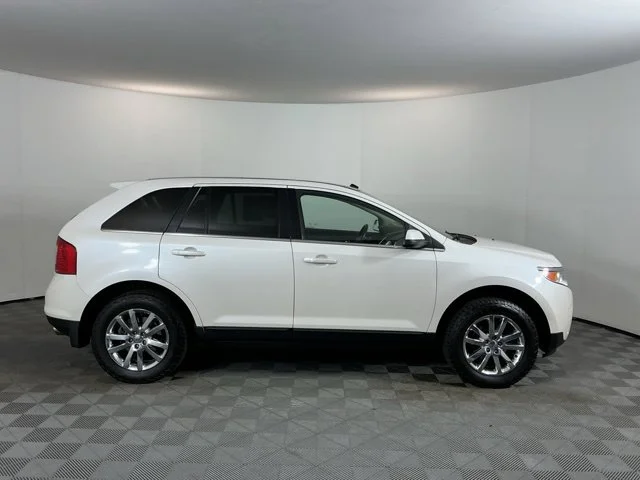 Used 2011 White Platinum Clearcoat Metallic Ford Limited image 4