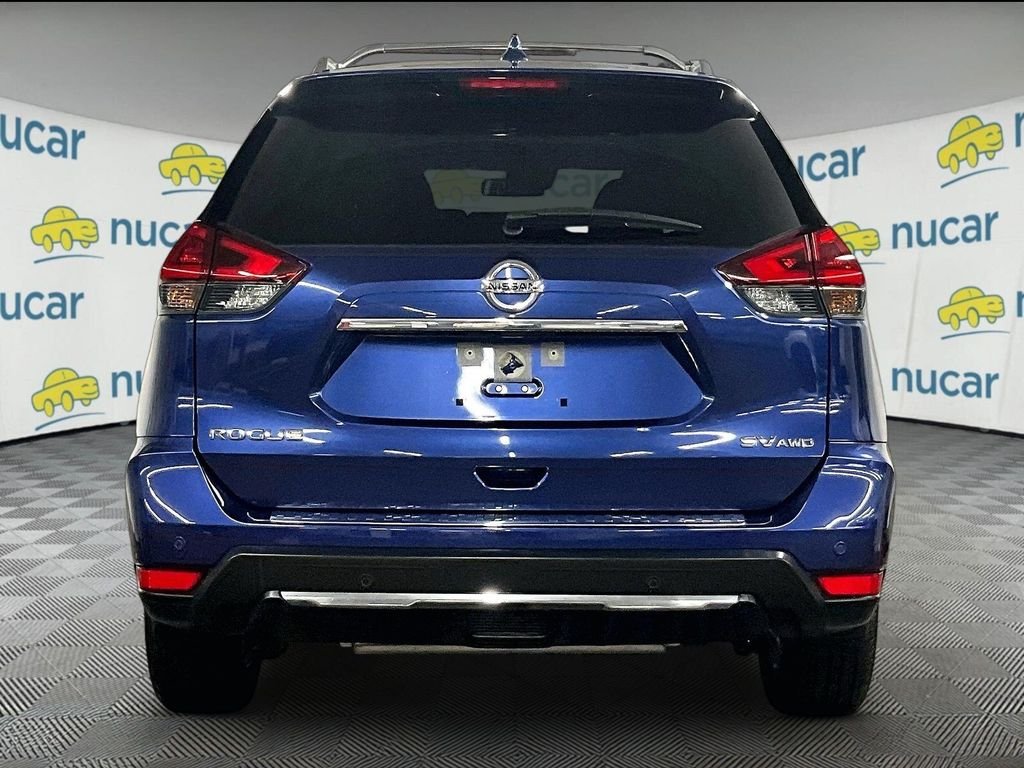 Used 2020 Blue Nissan SV image 5