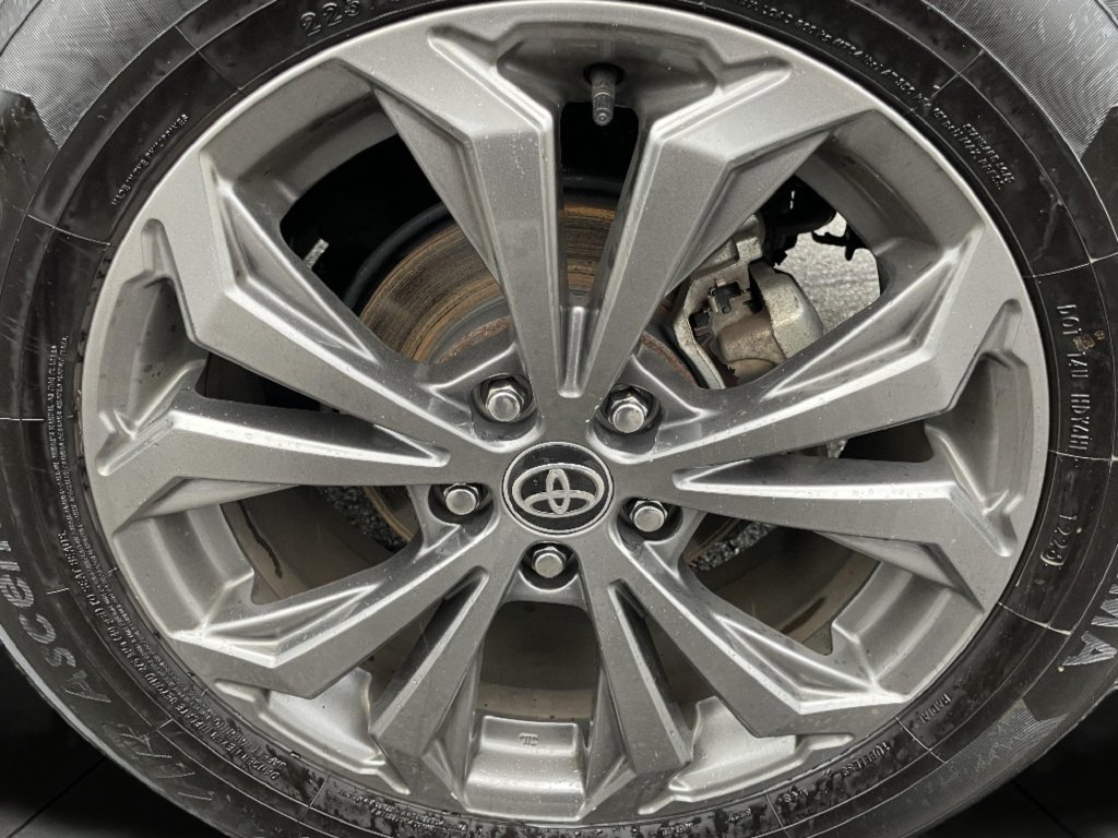 Certified Used 2024 Pearl Toyota XLE Premium image 25