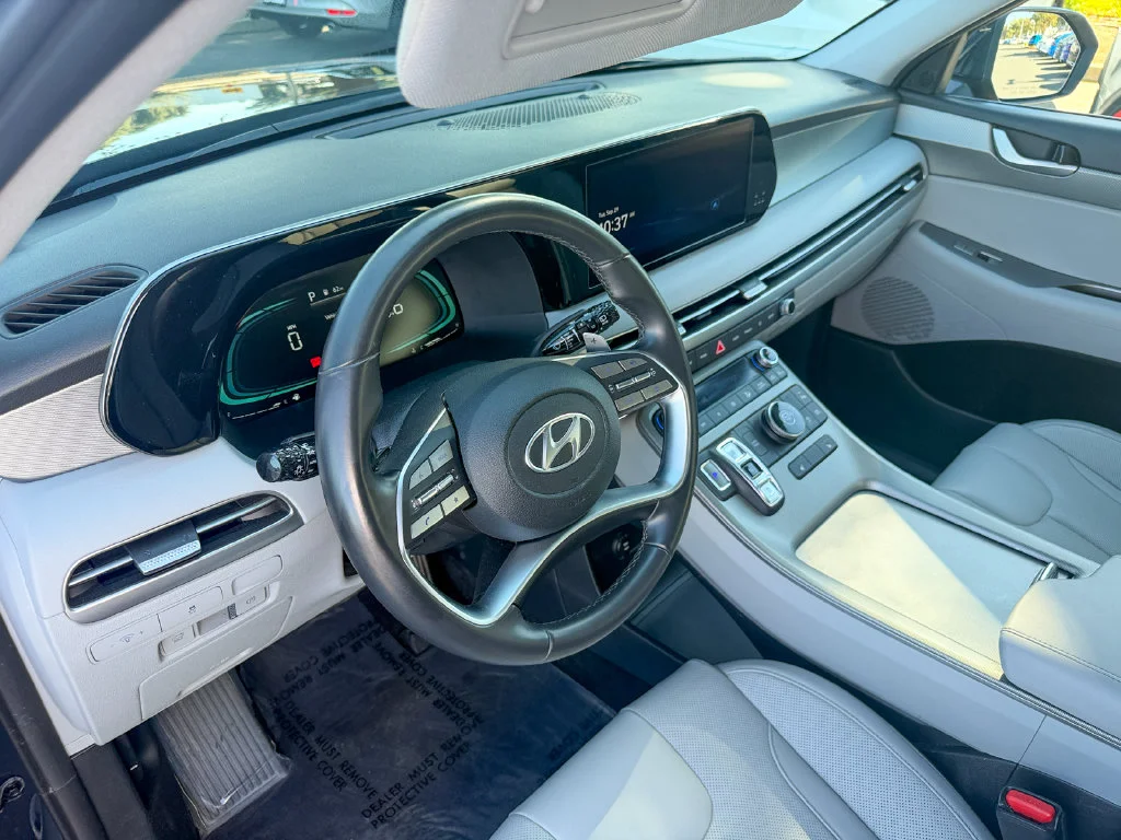 Used 2025 Moonlight Cloud Hyundai SEL image 11