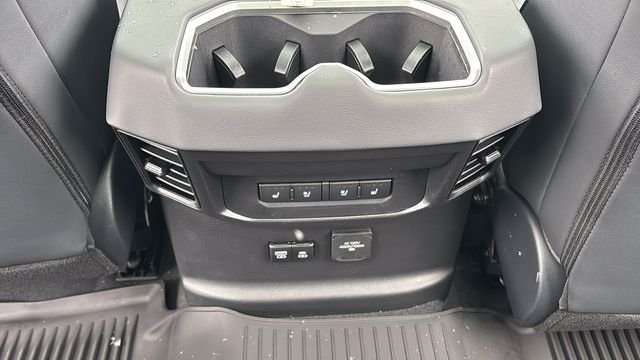 2025 Toyota Tundra Platinum - Photo 23