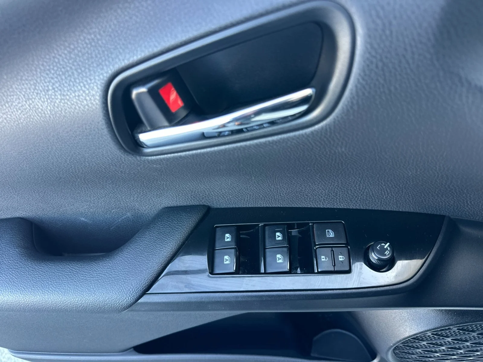 Used 2017 TOYOTA Toyota Advanced image 12