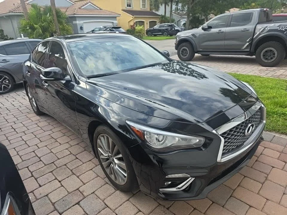 Certified Used 2023 Black Obsidian INFINITI LUXE image 2