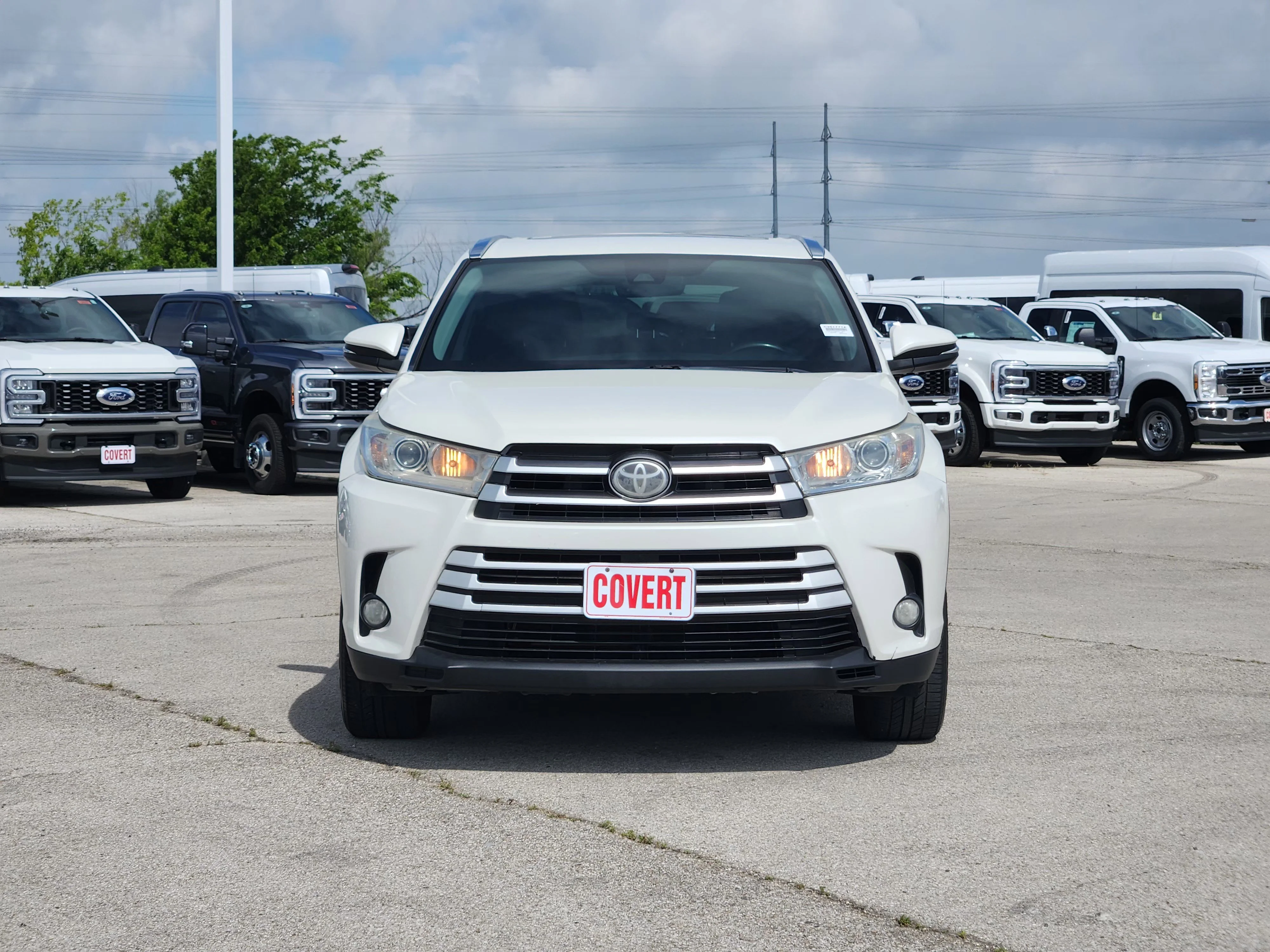 Used 2017 White Toyota XLE image 2