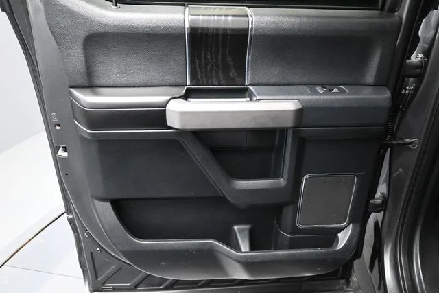 2019 Ford F-150 Platinum - Photo 9