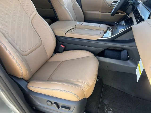 New 2027 DYNAMIC METAL INFINITI Luxe 4WD image 12