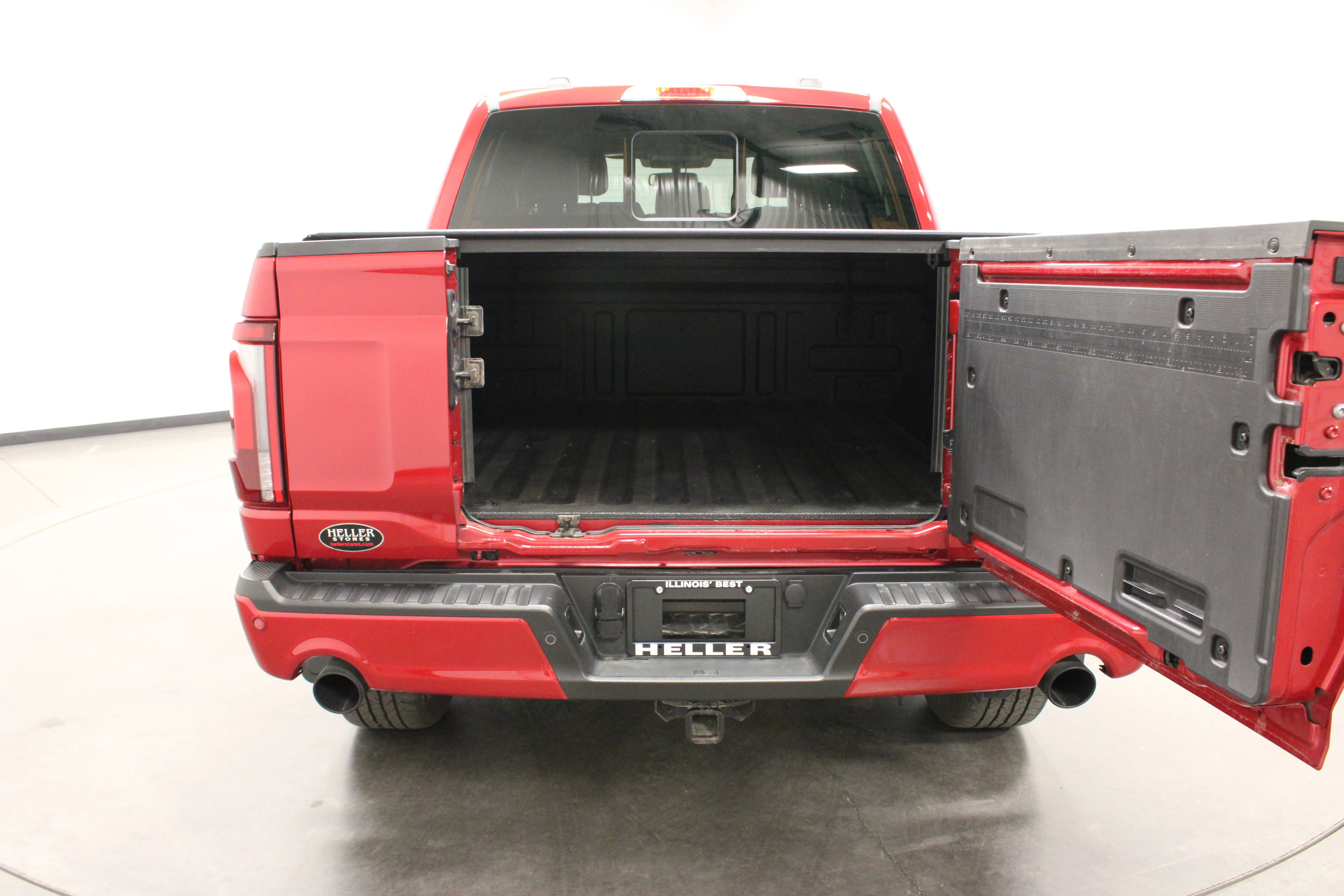 Used 2025 Rapid Red Metallic Tinted Clearcoat Ford LARIAT image 17