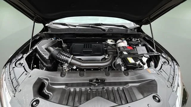 Used 2025 Black Chevrolet 2LT image 32