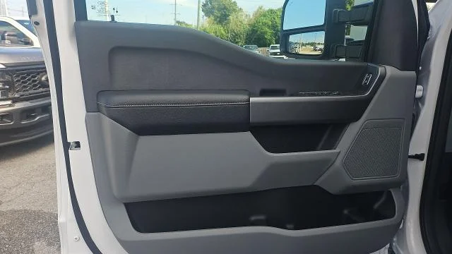New 2027 Oxford White Ford XL 4WD image 34