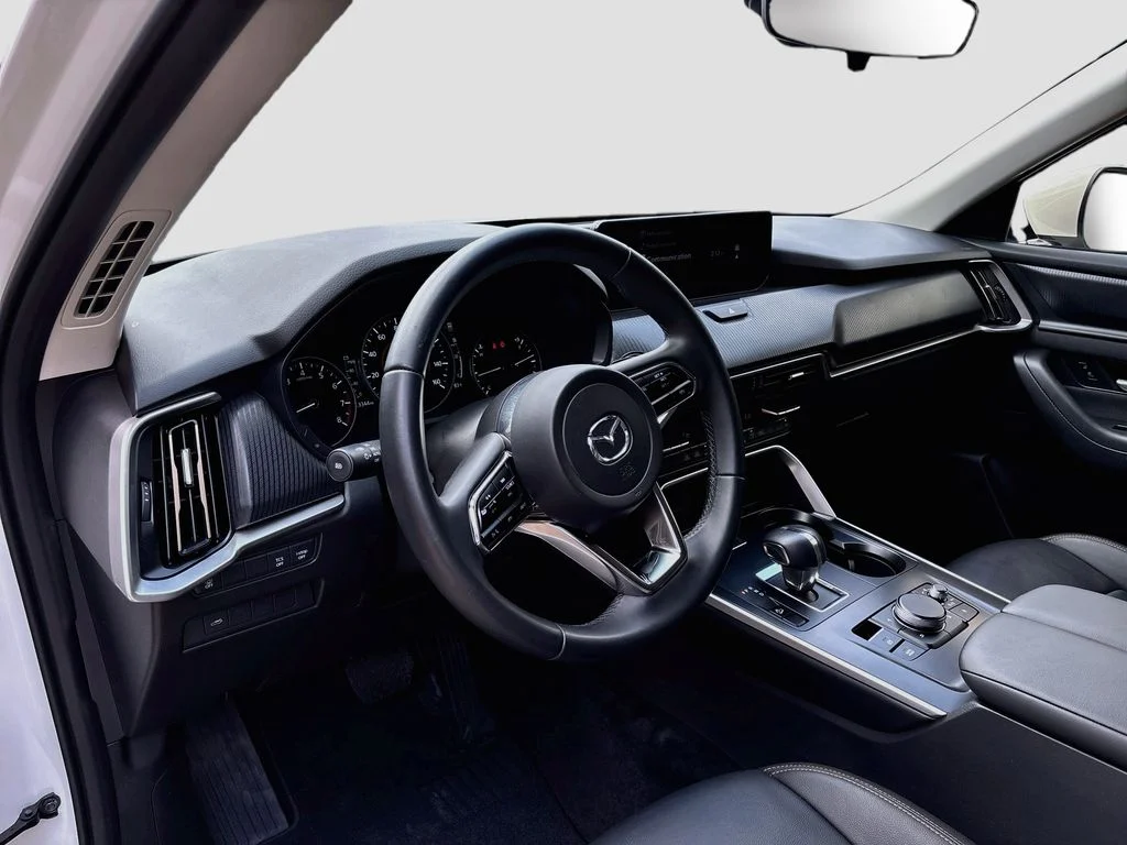 Certified Used 2025 White Mazda 3.3 Turbo Select image 9