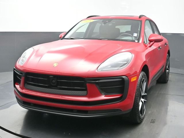 2025 Porsche Macan -'s photo