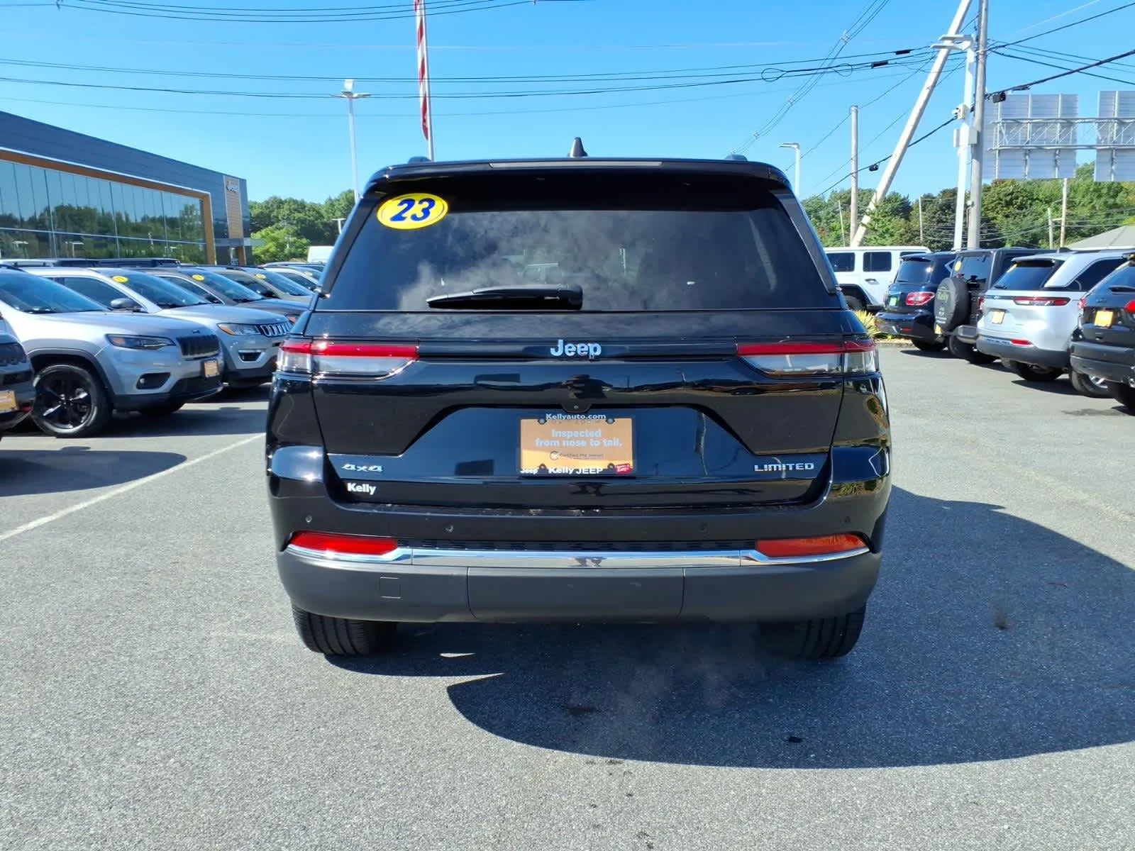 Certified Used 2023 Diamond Black Crystal Pearlcoat Jeep Limited image 9