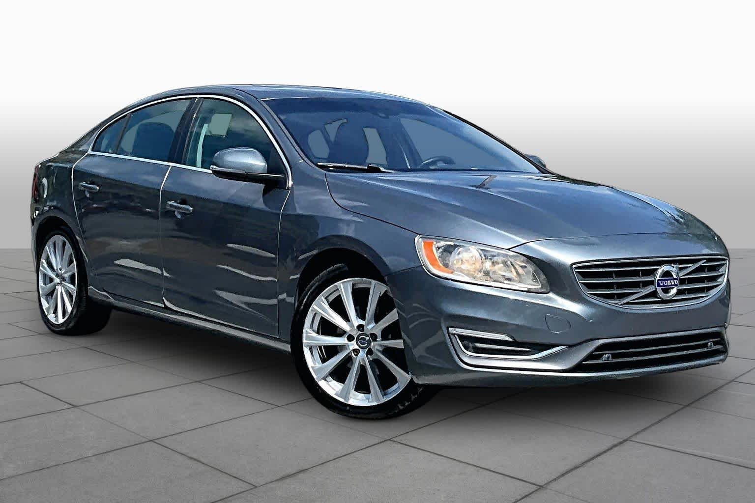 Used 2017 Osmium Grey Metallic Volvo Inscription image 3