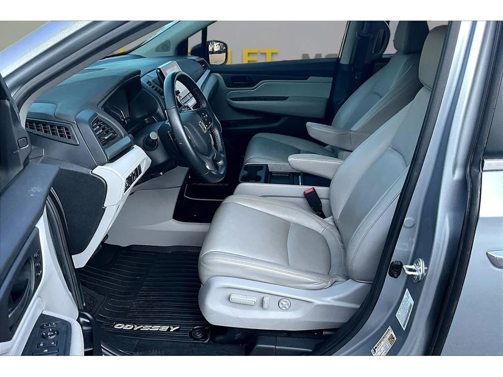 Used 2024 Silver Honda EX-L image 11