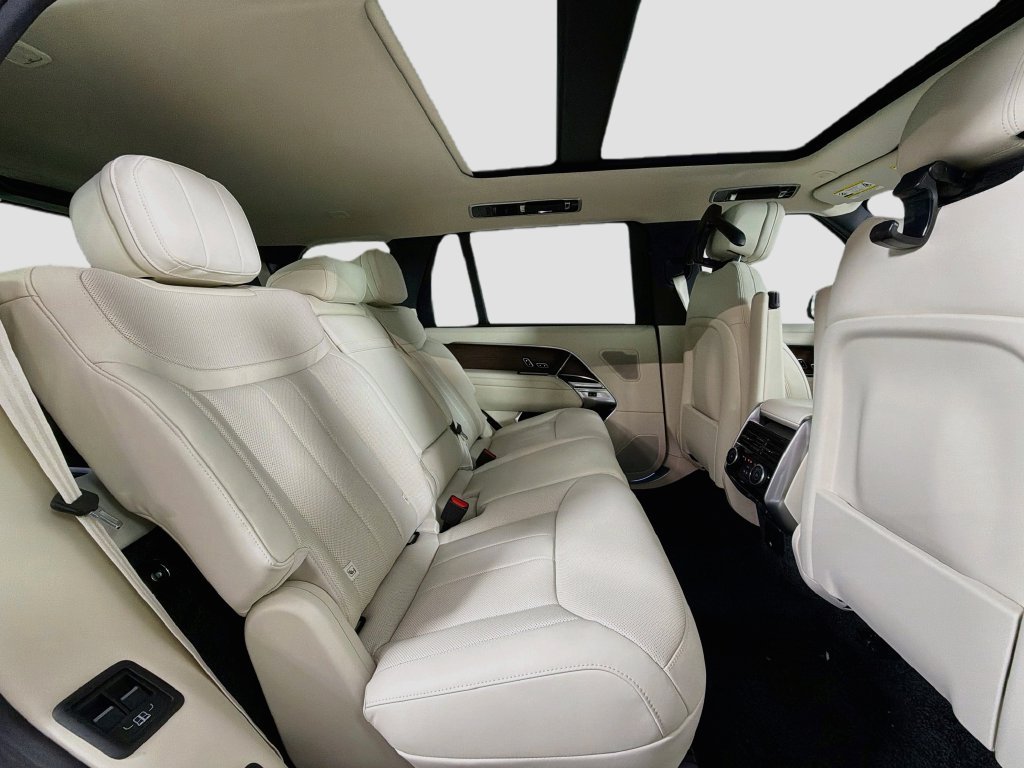 New 2027 Fuji White Land Rover SE image 29