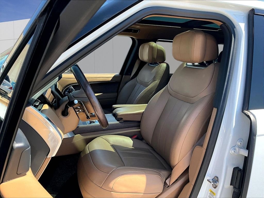 Used 2025 White Land Rover Autobiography image 5