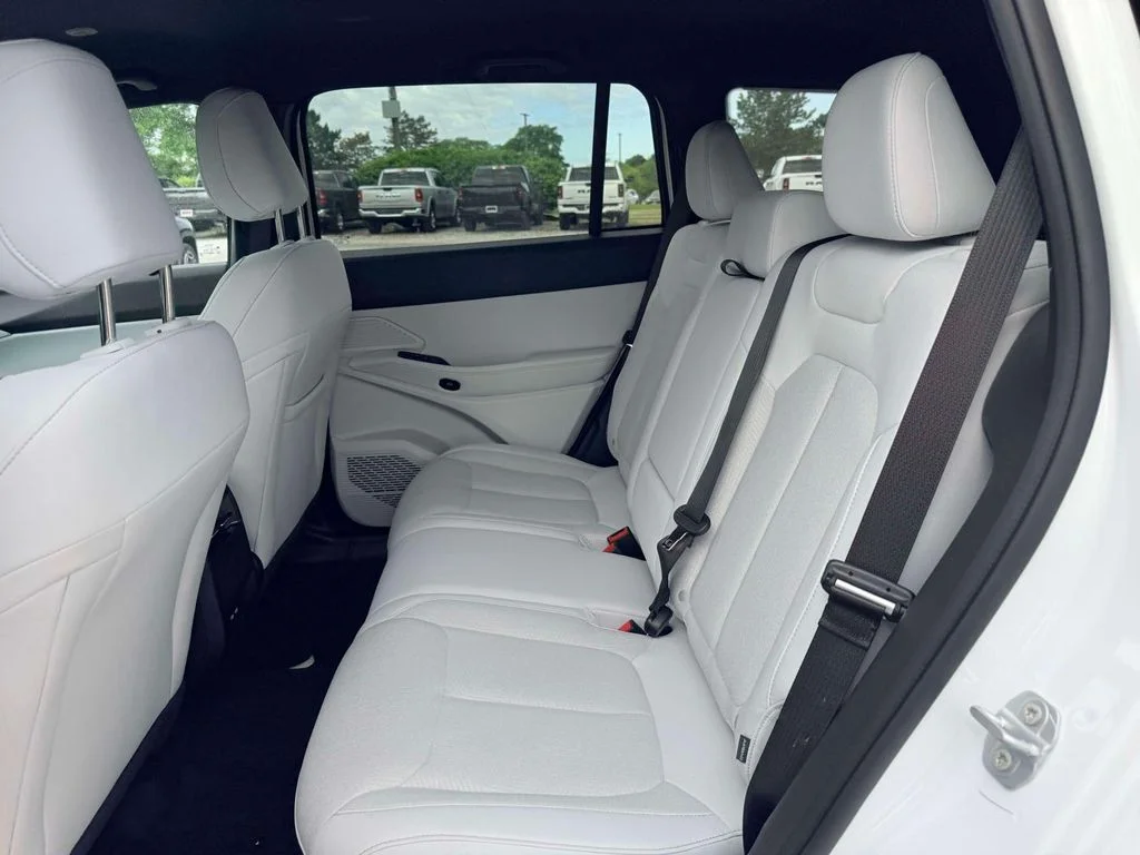 New 2026 White Jeep Laredo image 11