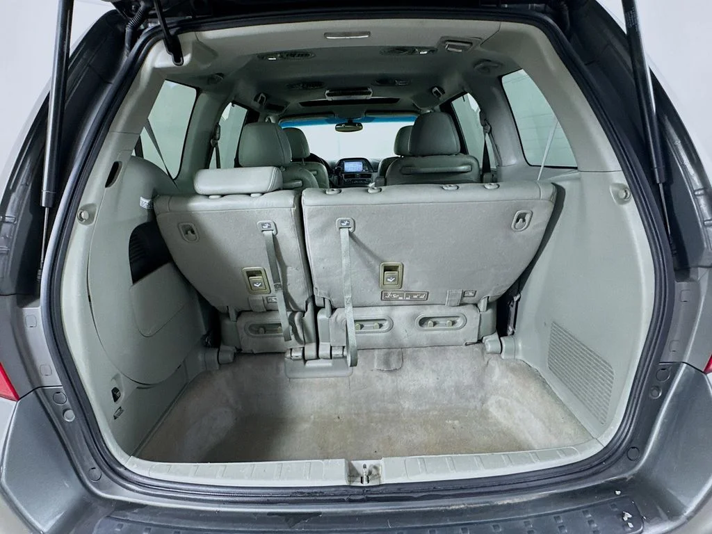 Used 2007 Nimbus Gray Metallic Honda Touring image 31