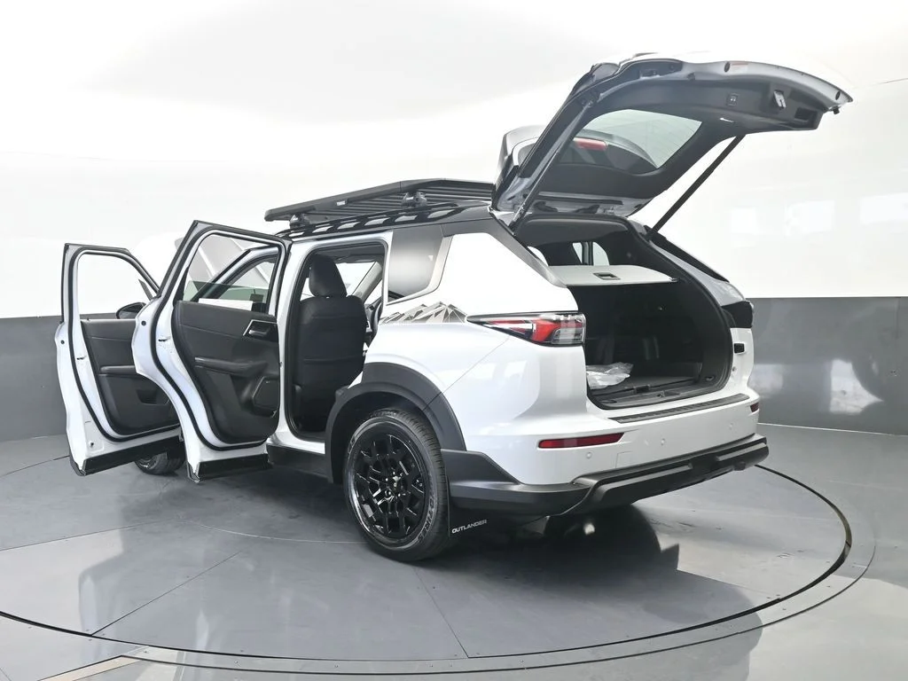 New 2026 White / Black Mitsubishi Trail Edition image 80