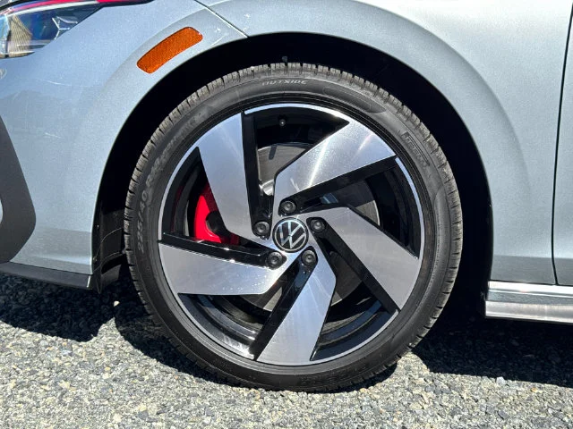 New 2026 Alpine Silver Metallic Volkswagen S image 9