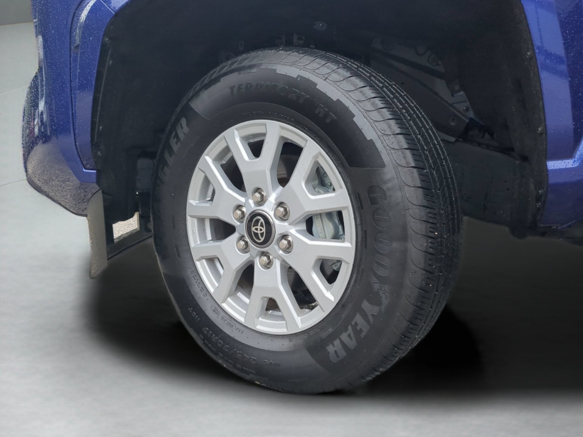 Used 2025 Blue Crush Metallic Toyota SR5 Crew Cab Pickup image 67