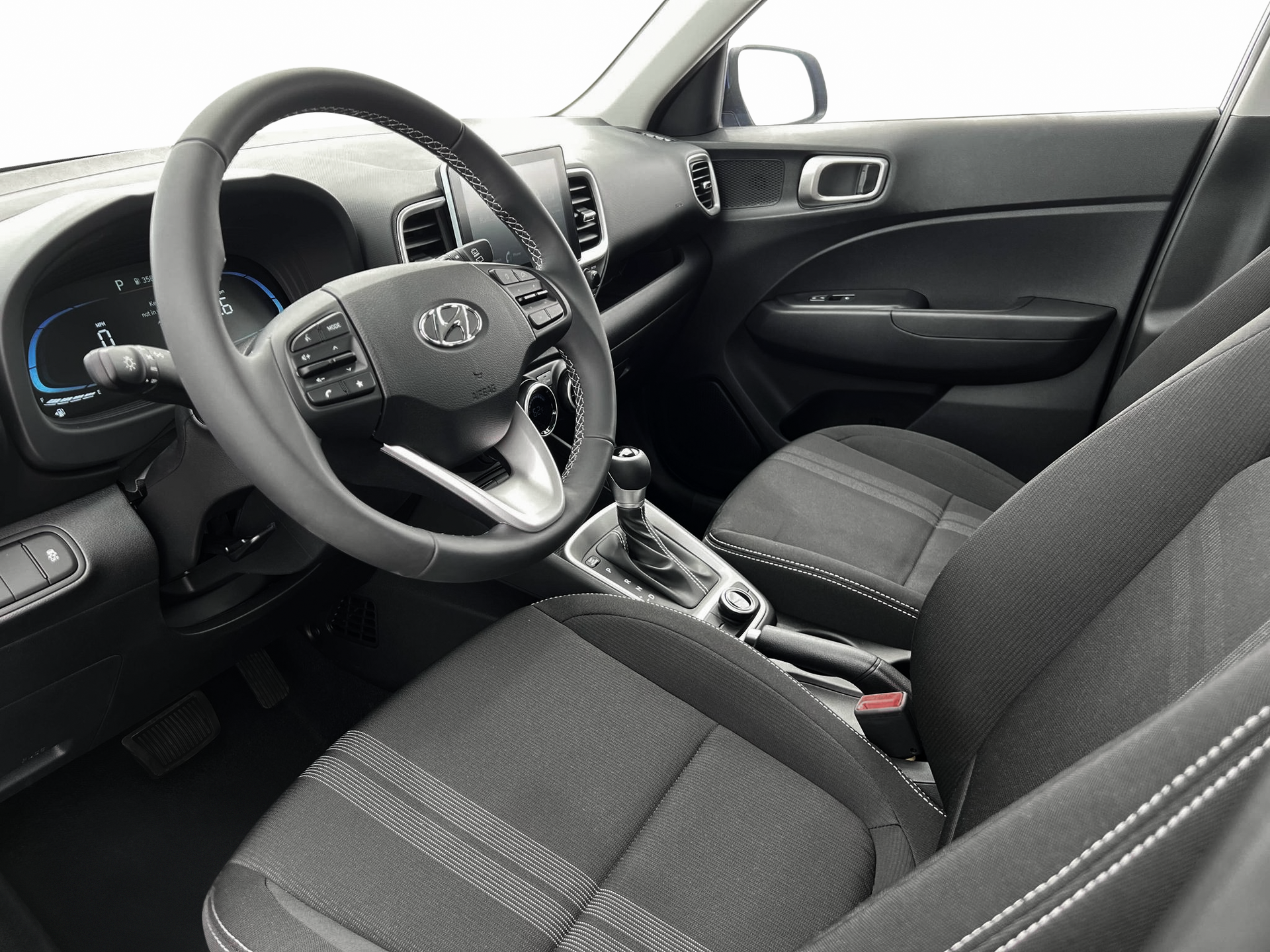 2025 Hyundai Venue SEL - Photo 14