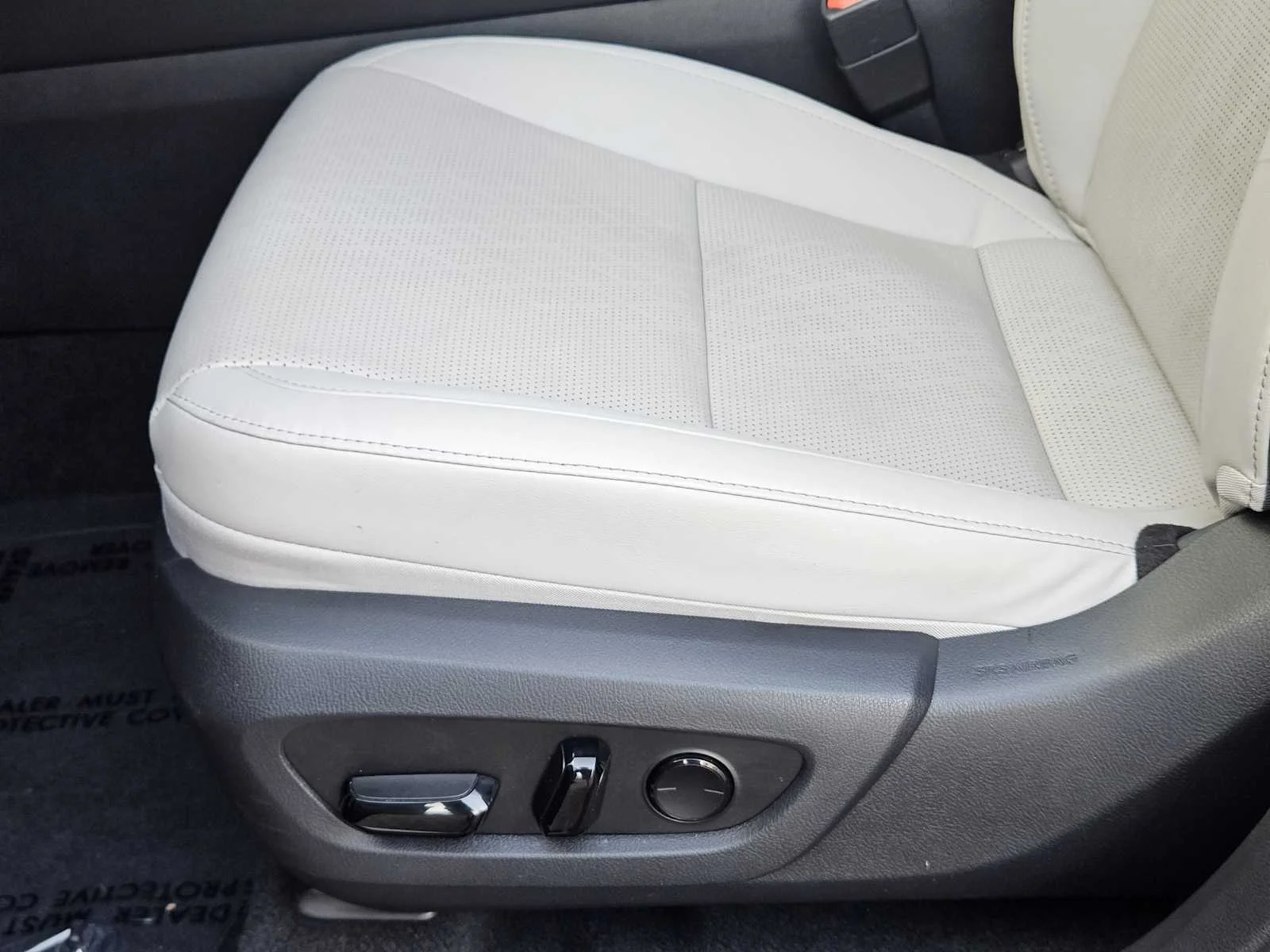 Certified Used 2024 RED MC.CS. Lexus Premium Plus image 19
