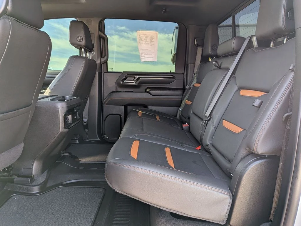 Used 2025 Summit White GMC AT4 image 20