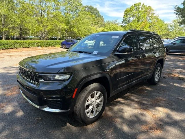 Used 2023 Gray Jeep Limited image 1