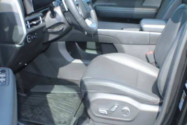 Used 2024 Phantom Black Hyundai XRT image 14