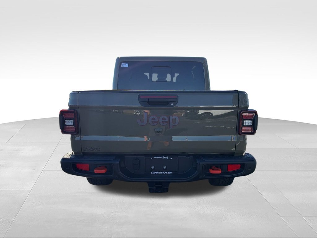 Used 2025 Green Jeep Mojave image 3