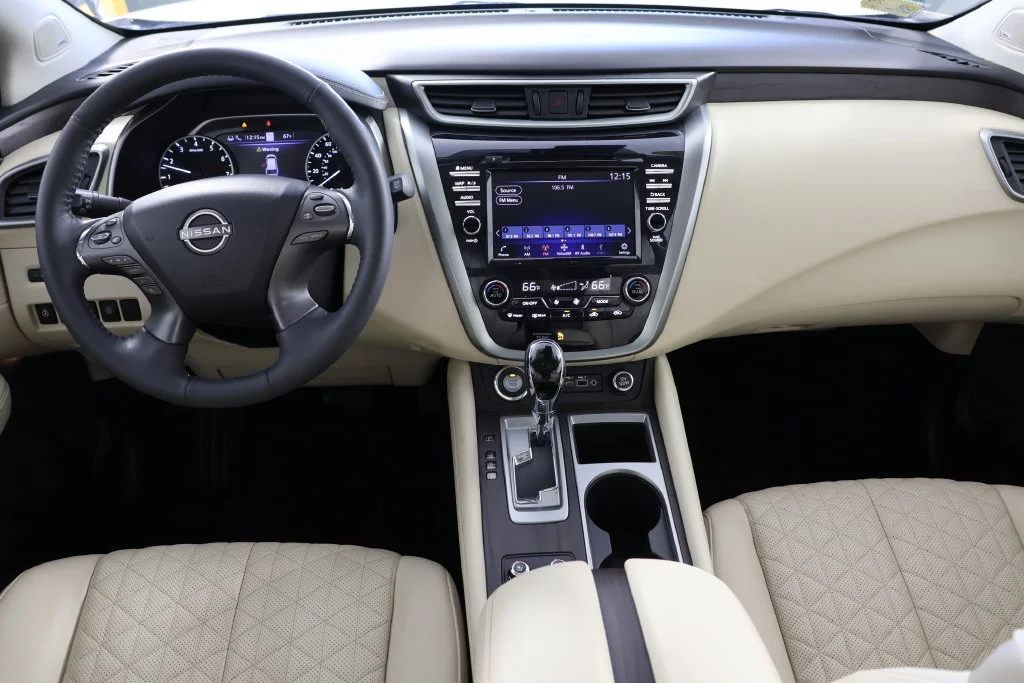 Used 2023 Pearl White Nissan Platinum image 2